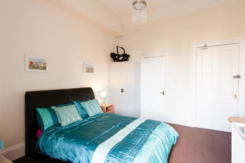 Edinburgh Central Oldtown Aparthotel ภายนอก รูปภาพ