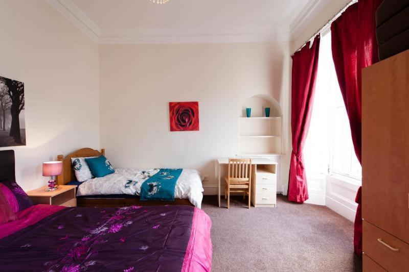 Edinburgh Central Oldtown Aparthotel ภายนอก รูปภาพ