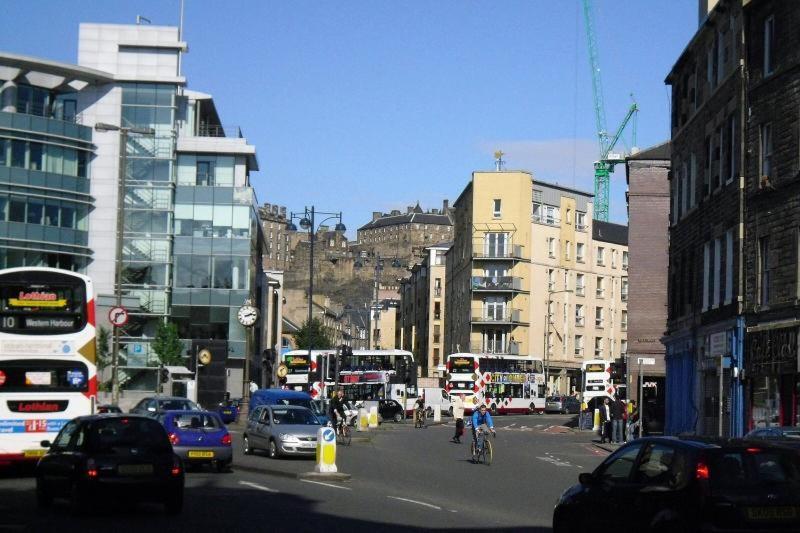 Edinburgh Central Oldtown Aparthotel ภายนอก รูปภาพ